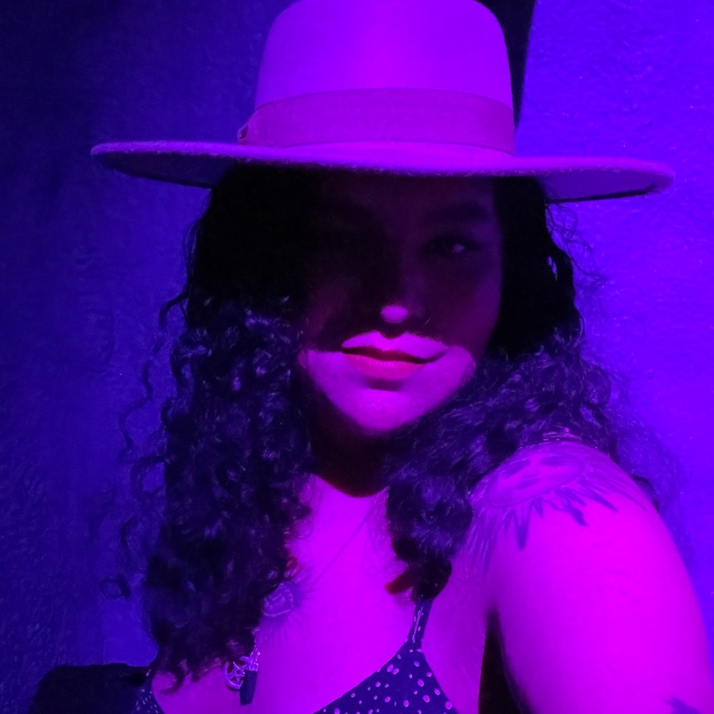 Meet your Posher, Alexandra